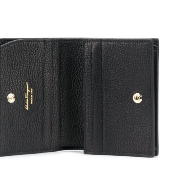 NWT Salvatore Ferragamo Embossed Gancini Motif Grainy Wallet- Black - Picture 3 of 14